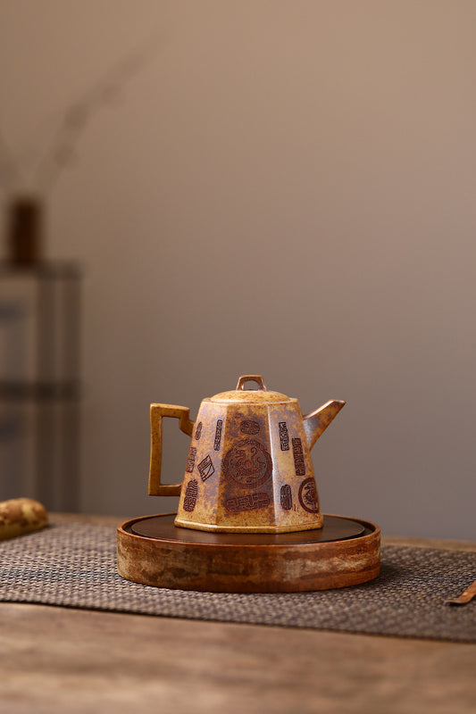 八方金鐘 “The Majestic Octagonal Gong”